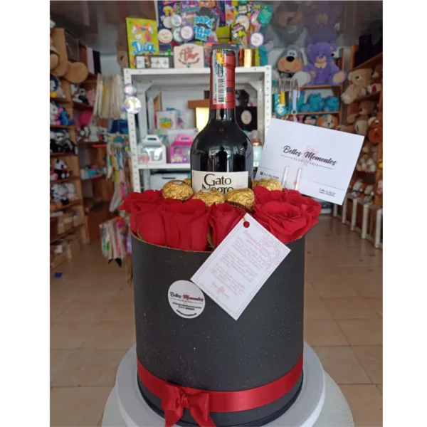 Caja con rosas rojas, vino Gato Negro y chocolates Ferrero para Amor y Amistad en Pereira