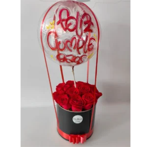 Caja cilíndrica con rosas rojas frescas y globo personalizado “Feliz Cumpleaños” en Pereira
