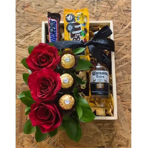 Caja con rosas rojas, cerveza Coronita, chocolates Ferrero y dulces en Pereira