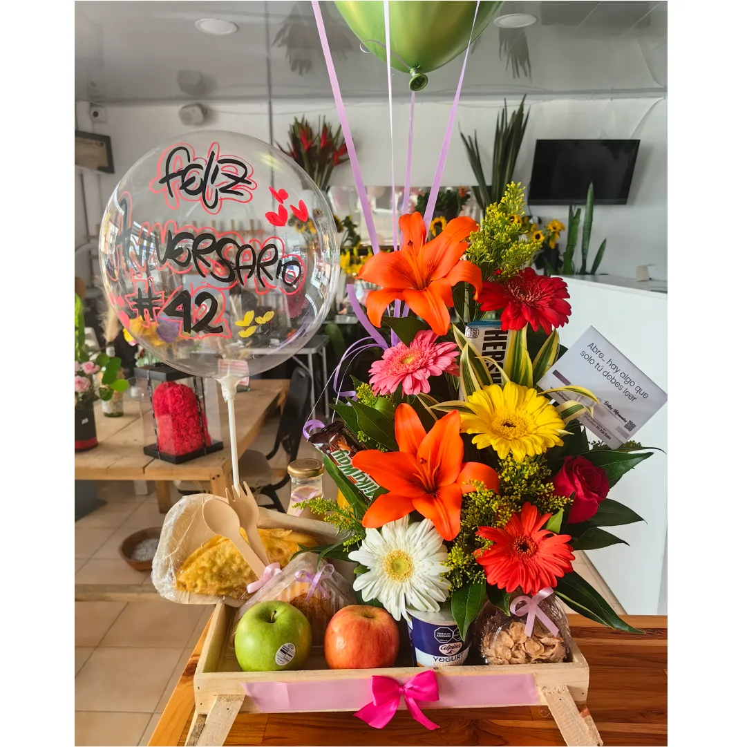 Desayuno sorpresa especial con flores, frutas y globos a domicilio en Pereira, Dosquebradas y Armenia