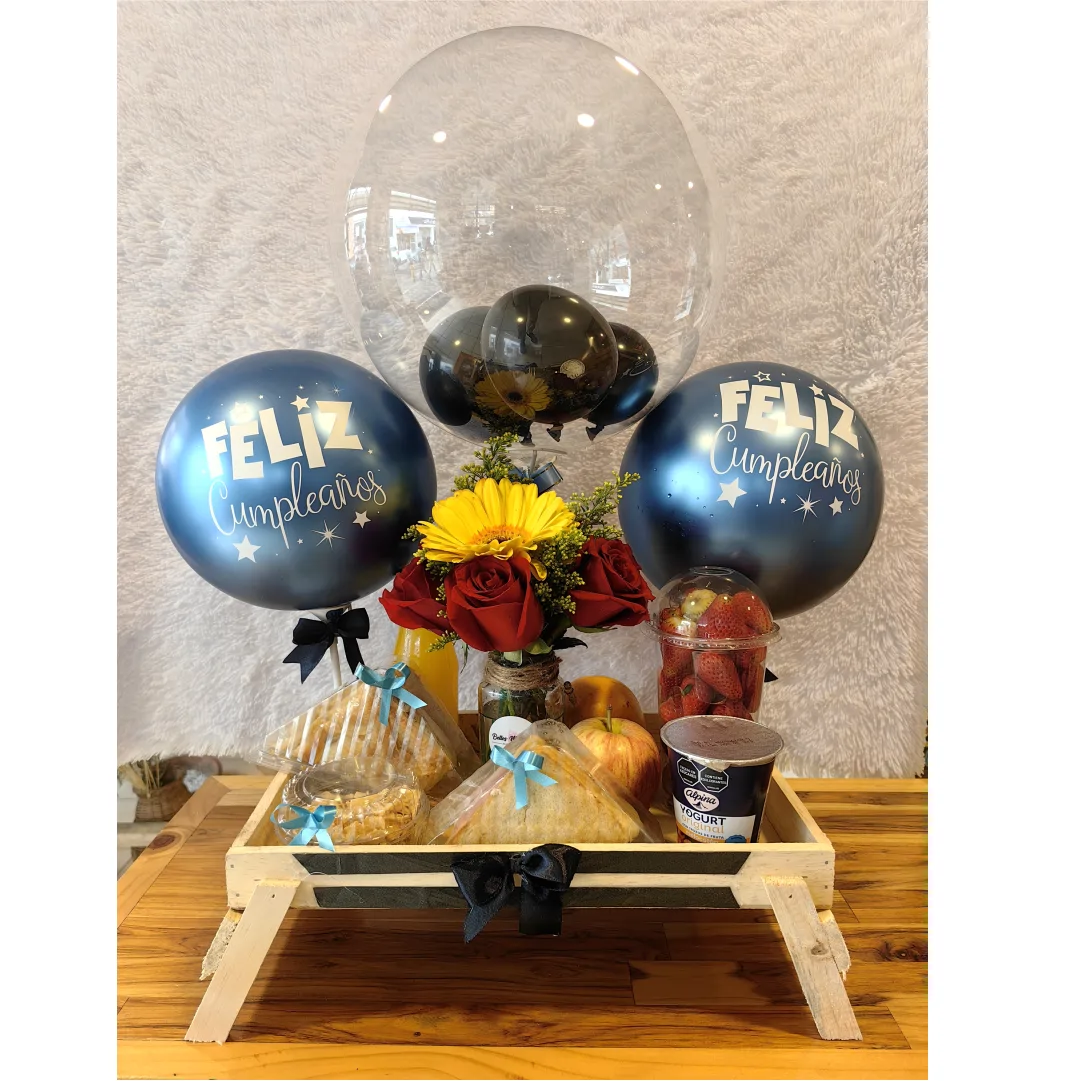 desayuno sorpresa con flores, globo burbuja y decoración azul a domicilio en Pereira, Dosquebradas y Armenia