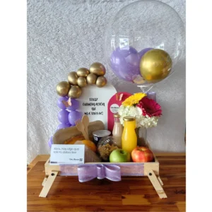 desayuno sorpresa con flores globo burbuja frutas y jugo para regalar