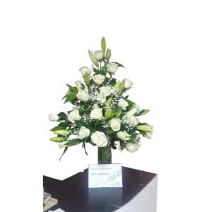 Cubre Caja Fúnebre Blanco Con Rosas Y Lirios Naturales